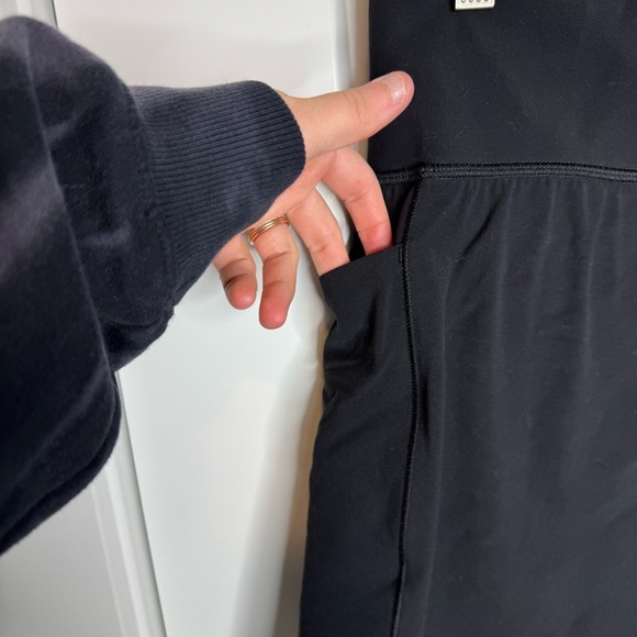 Athleta Salutation Stash Pocket 14.5” Skort Black Athletic Skirt Size Large - Picture 3 of 8